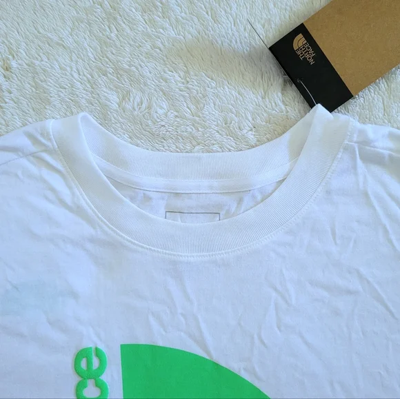 The North⬆️ Face👦 Logo Tee👕 - NWT - Picture 4 of 16